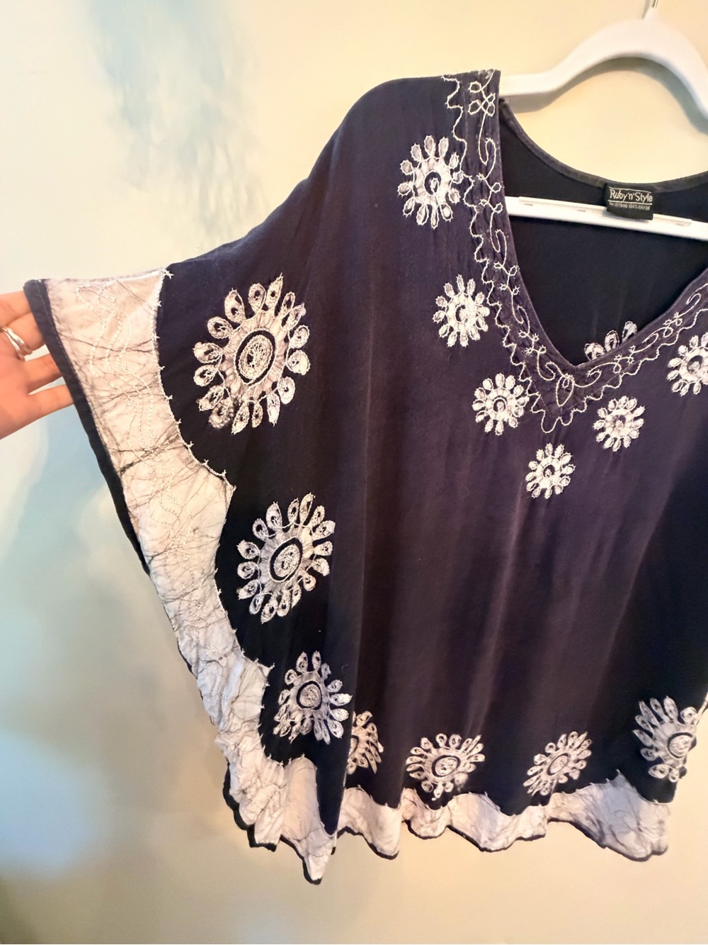 Ruby’n Style Artisan Embroidered Batik Tunic Caftan Top Boho Resort Oversized - Picture 4 of 7
